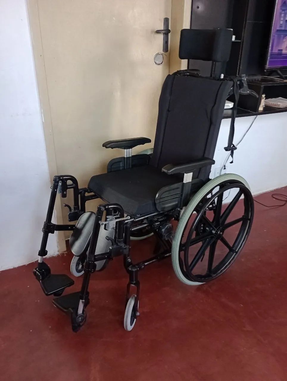 Cadeira de rodas reclinávei  - Foto 4