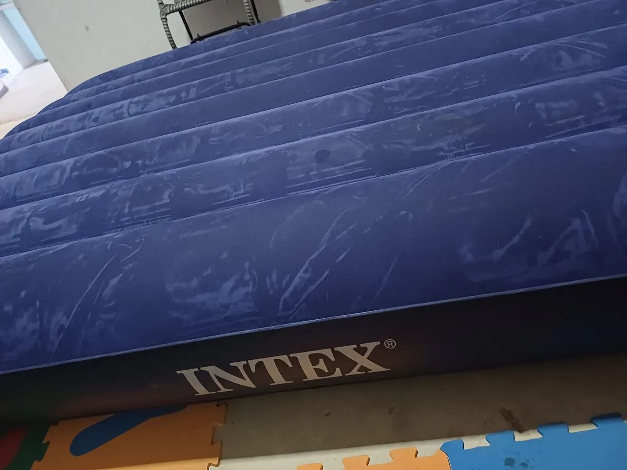Vendo colchão de casal inflável da marca intex  - Foto 3