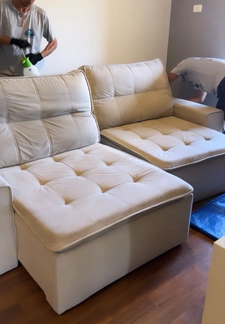Sofá 2,5 m em suede Off white  - Foto 3