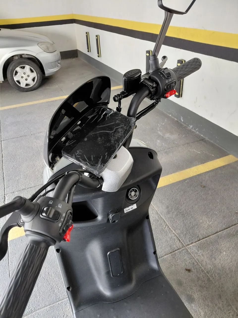 Scooter  elétrica  nova