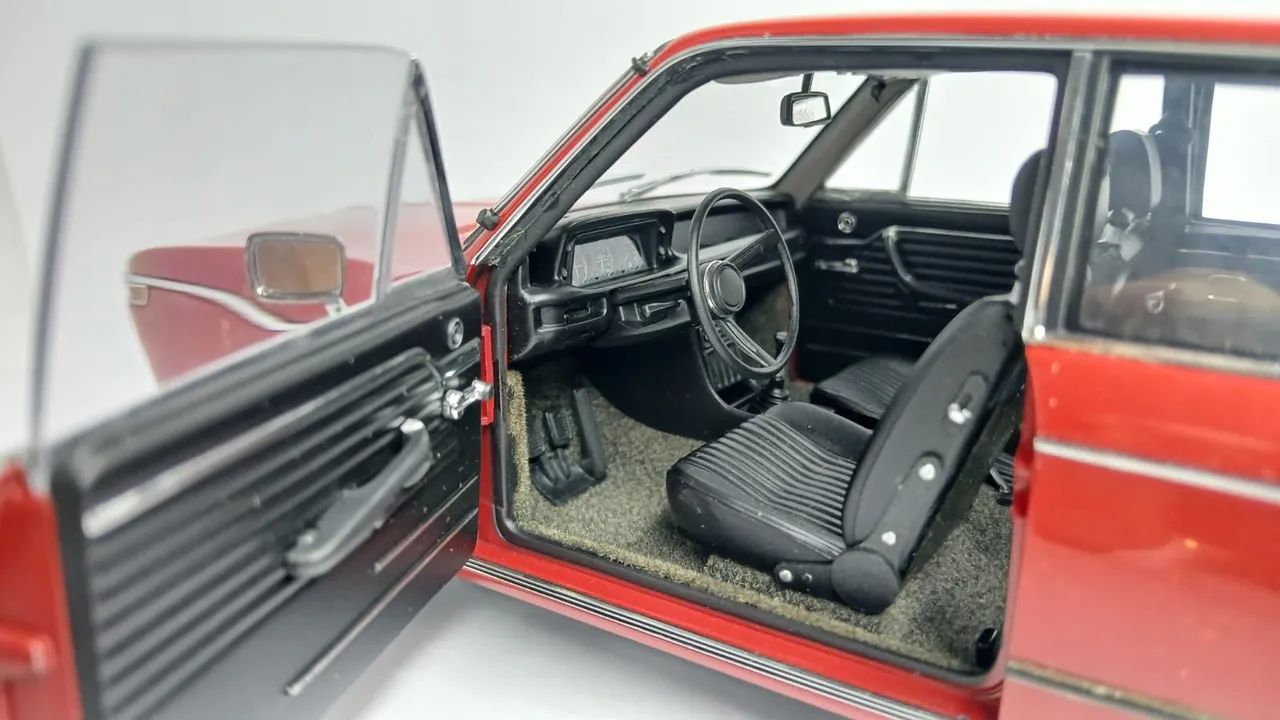 Miniatura BMW 2000 Touring 1/18 - Foto 5