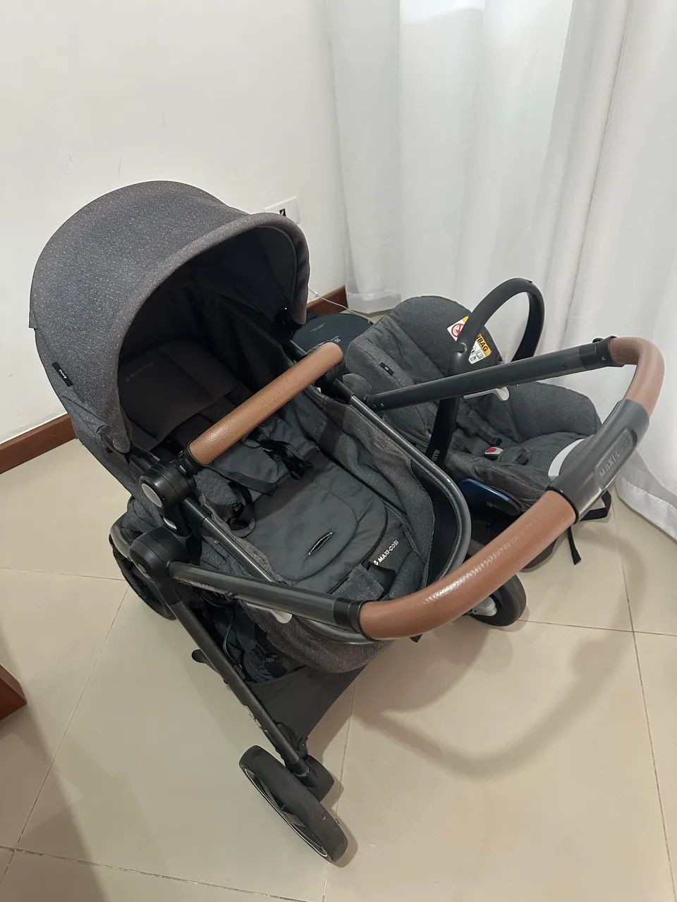 Carrinho + Bebê Conforto Maxi-Cosi
