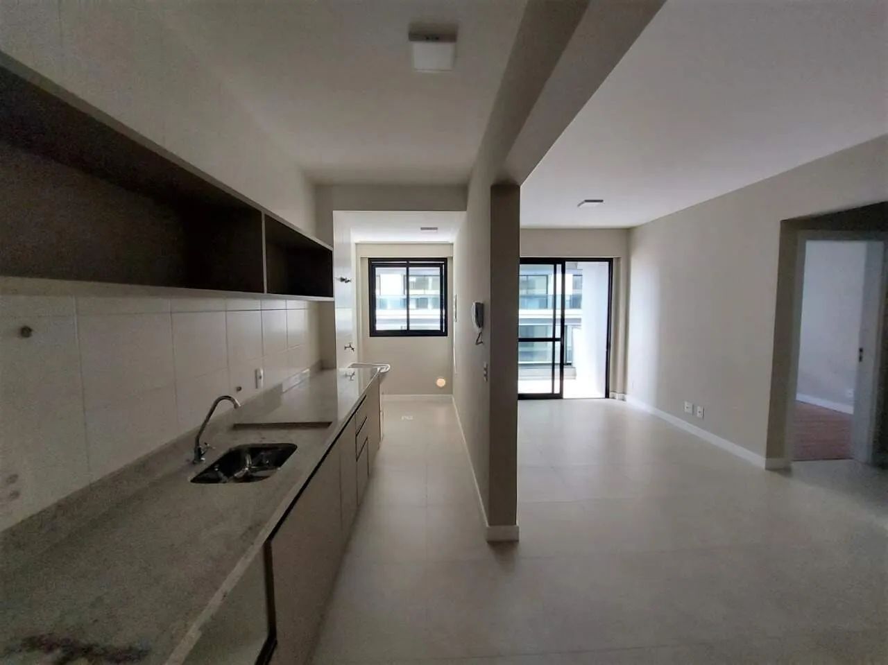 Centro | Apartamento 2 quartos (1 suíte)