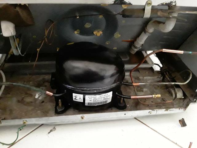 CONSERTOS Em Geladeiras frezzer balcoes frigoríficos Camara frias maquinas de lavar - Foto 4