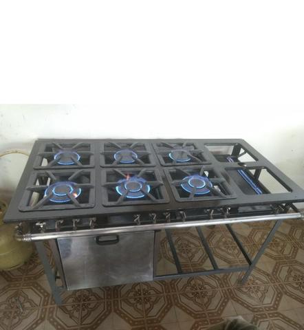 Fogão industrial 6 bocas com chapa e forno