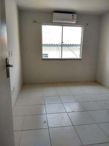 Ampla casa duplex com 3 quartos, sendo 1 suíte, no bairro Califórnia em Itaguaí - Foto 4