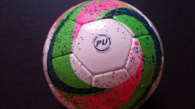 Bola de Futsal Penalty Max 500 - Foto 5