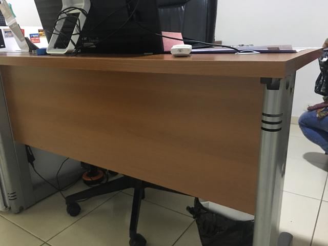 Mesas semi novas para escritório - Foto 4