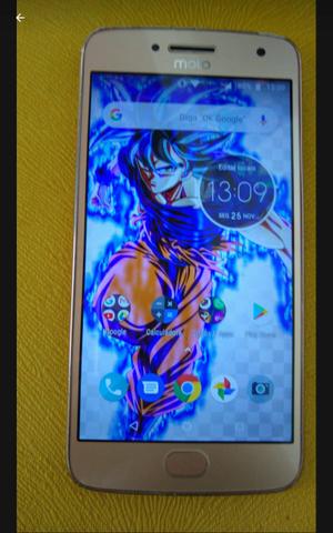 Vendo esse moto g5 plus bastante conservado 32gb