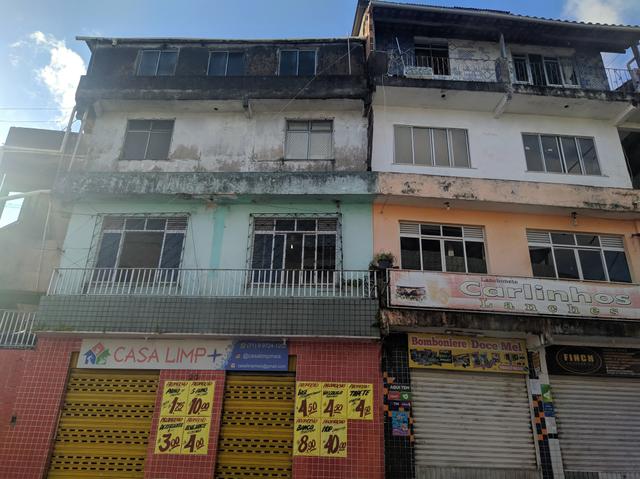 Aluga-se casa no tancredo neves (2° andar) - 400 reais