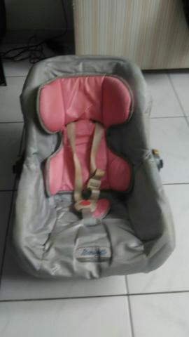 Bebê conforto e cadeira de carro
