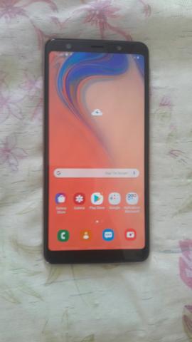 Vendo samsung a7 2018 64gb 4 de ram carregador aceito trocas