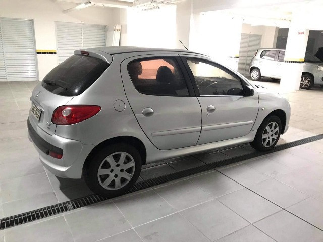 Peugeot 207 XR 1.4 ano 2011 Completo! - Foto 2