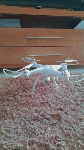 Drone com câmera syma