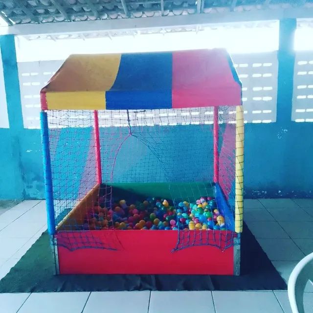 Sinuca Gigante com 16 bolas (Snookball) (7,5m x 3,5m / altura: 0,40m) -  Locação de Brinquedos em João Pessoa - PB