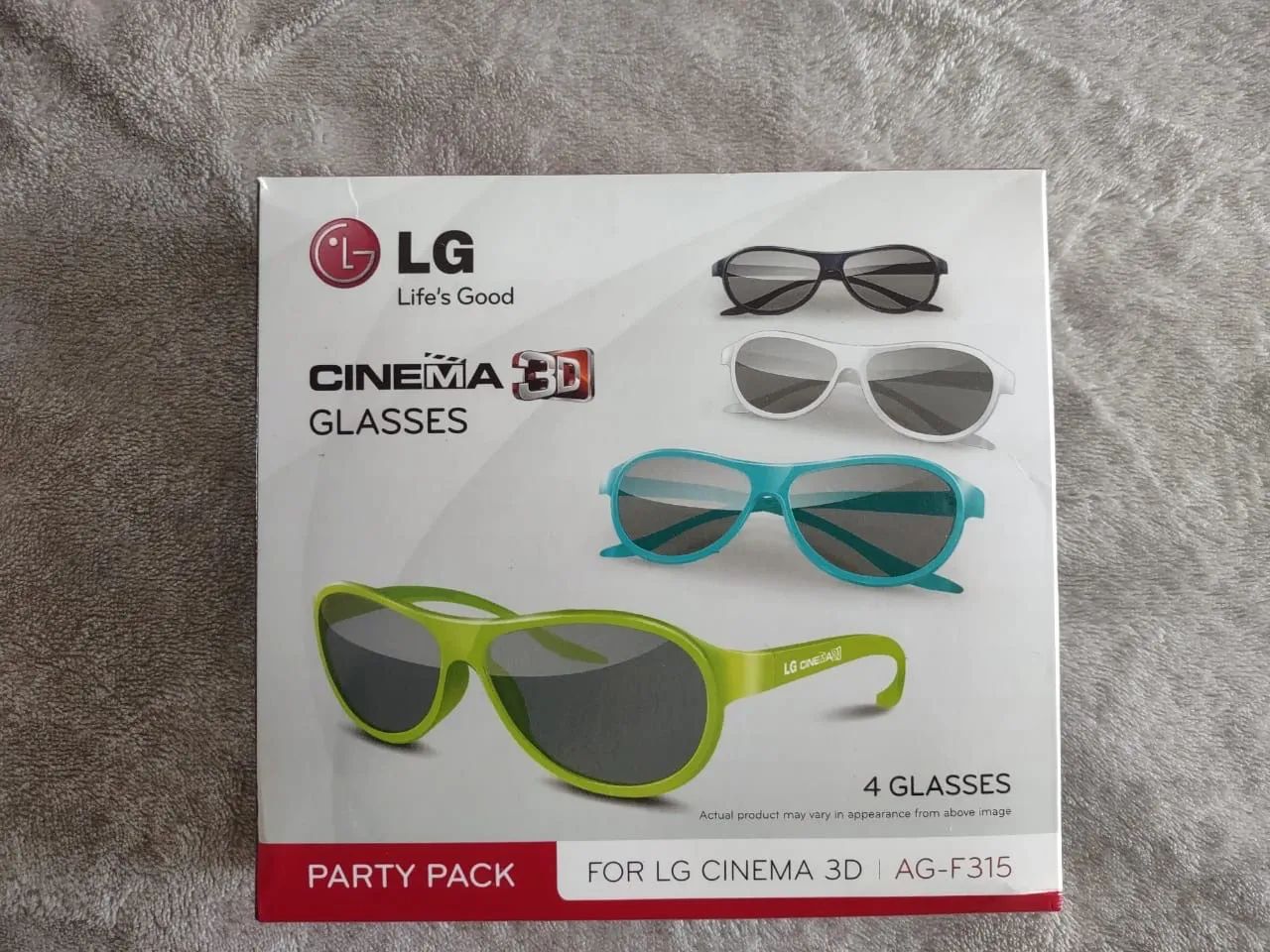 kit com 4 óculos para ver em 3D