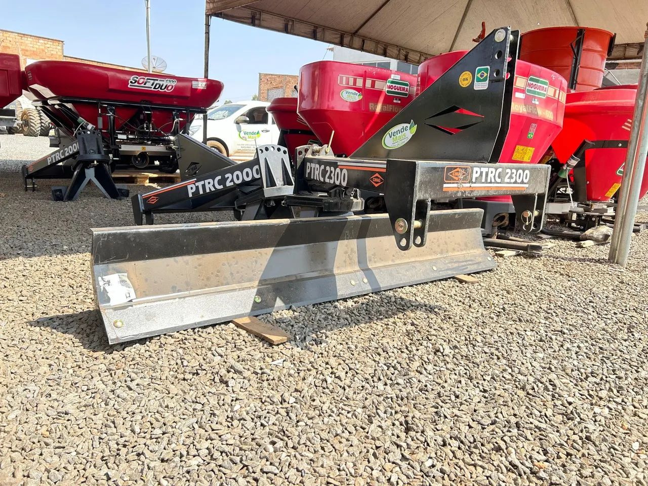 Plaina/lâmina traseira 2.30 e 2.00 mts - Foto 2