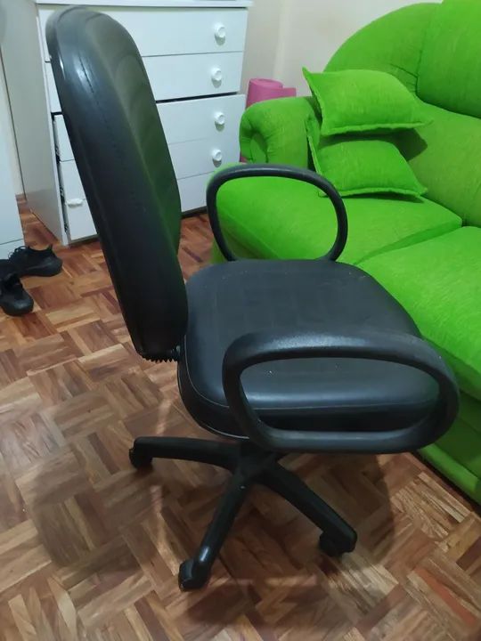 Cadeira escritório giratória preta - Foto 5