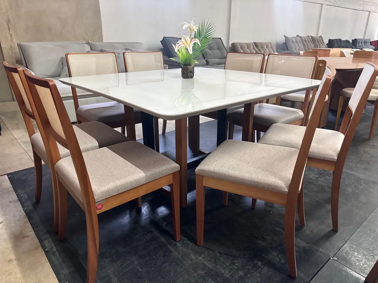 Conjunto de Mesa e Cadeiras - Madeira Maciça