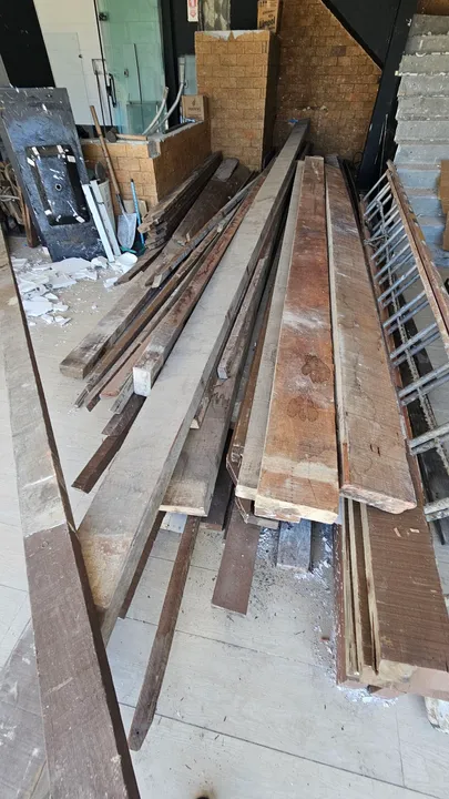 Madeiras para telhado.
