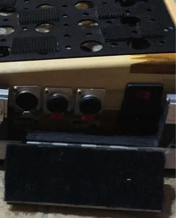 Pedalboard HANDS 75x40 com case - Foto 3