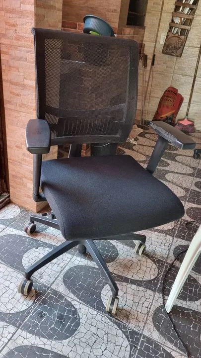 Cadeira de Escritório Giratória com Rodas