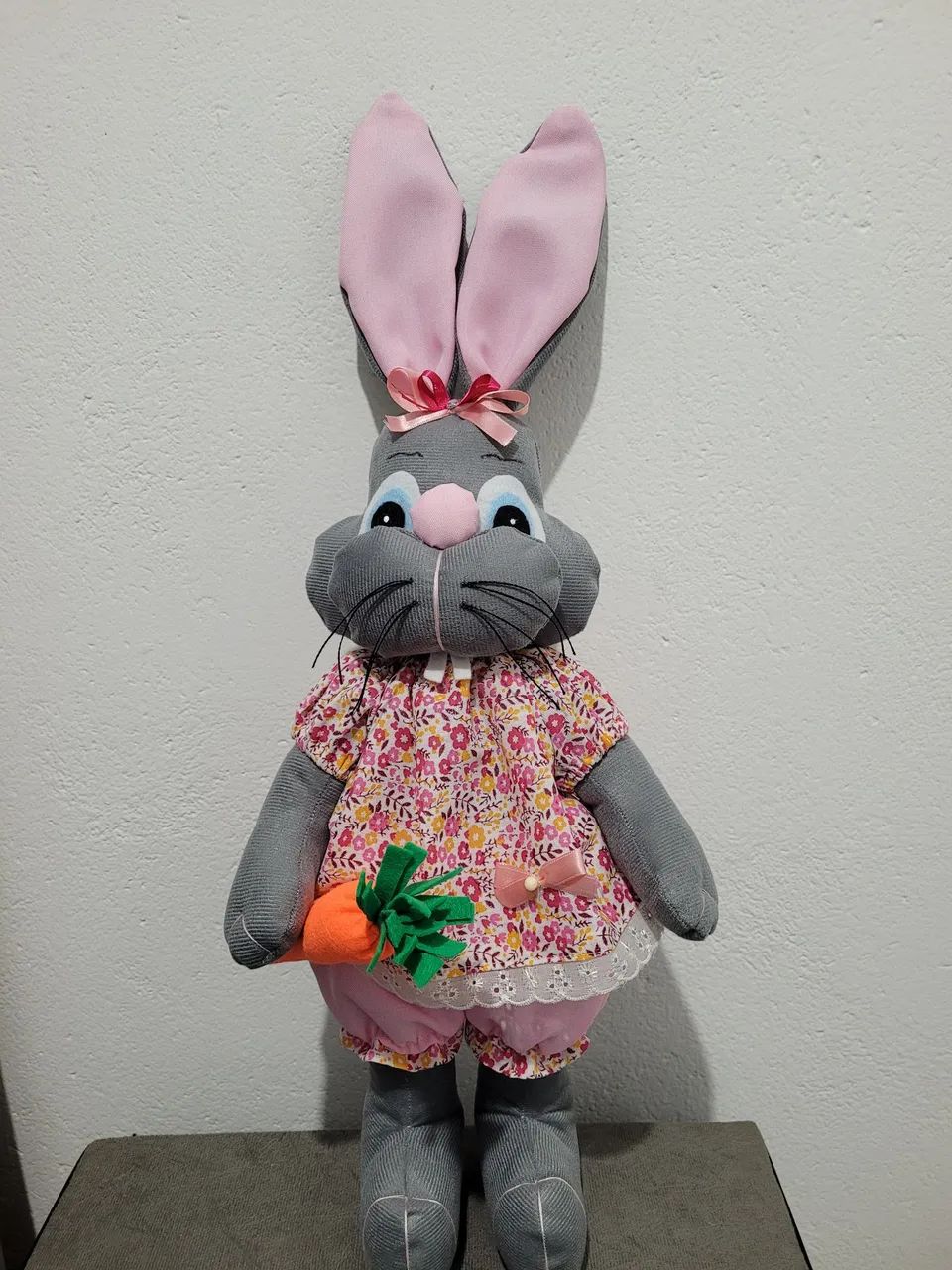 Vendo coelhinha de tecido ela é grande 