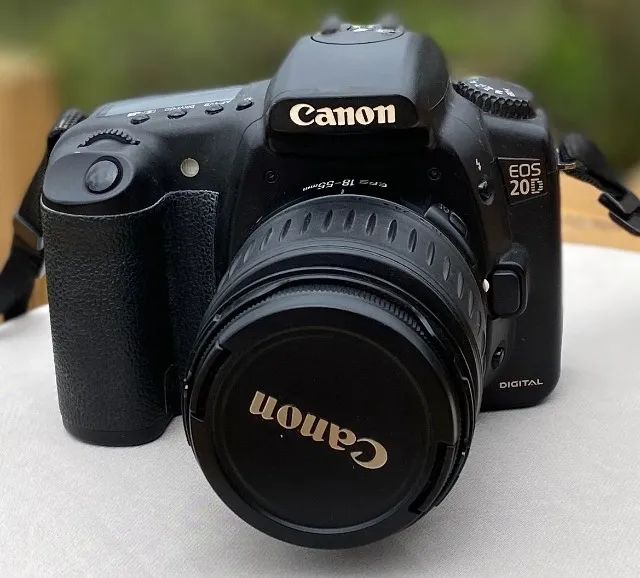 Canon EOS 20D + Lente 18-55mm - DSLR Clássica e Robusta