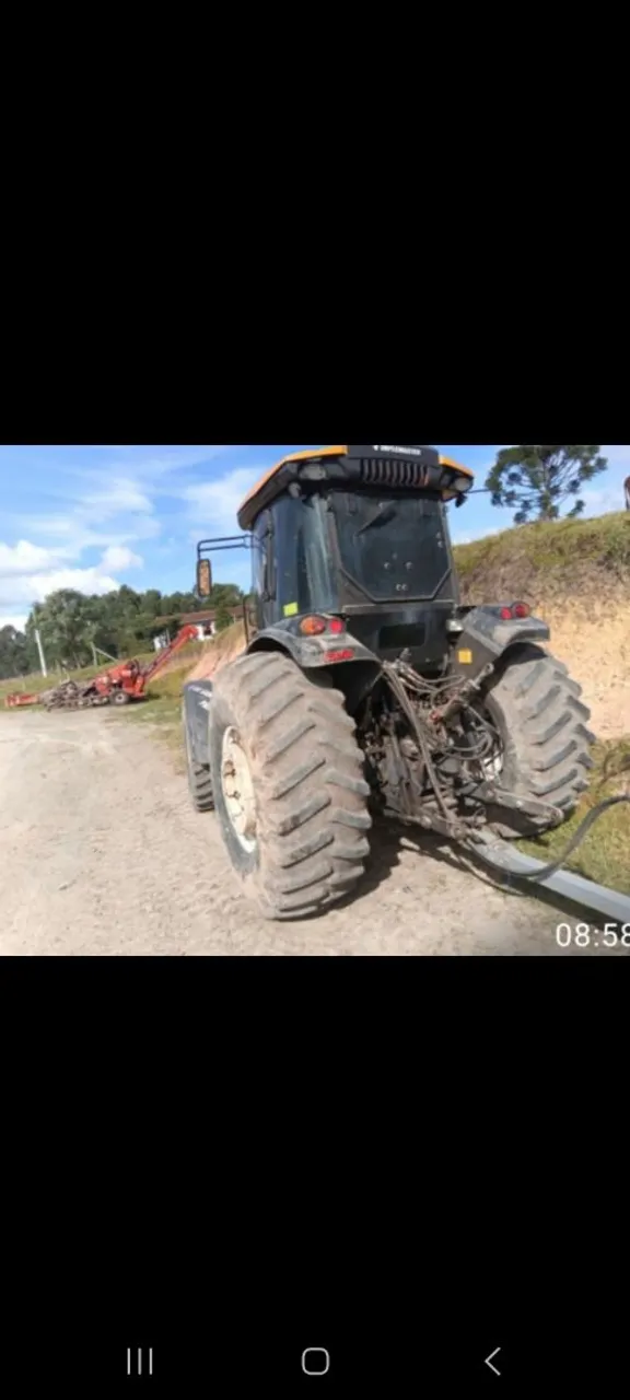 Trator Agrícola