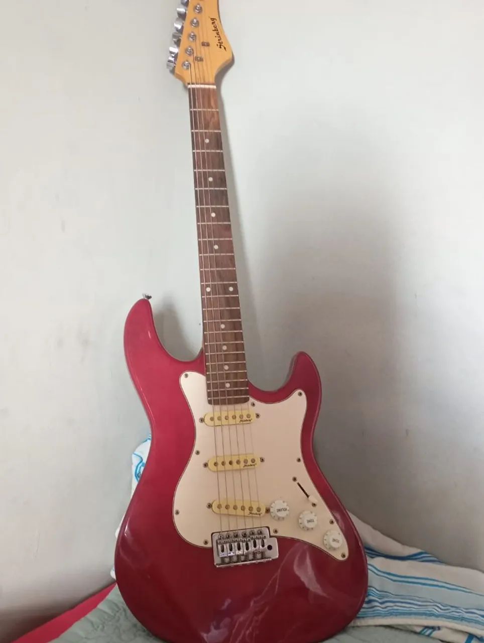 Guitarra elétrica Strinberg Stratocaster STS100  - Foto 3