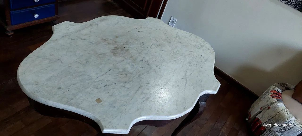 Mesa Antiga Estilo Vitoriana com tampo de Mármore  - Foto 5