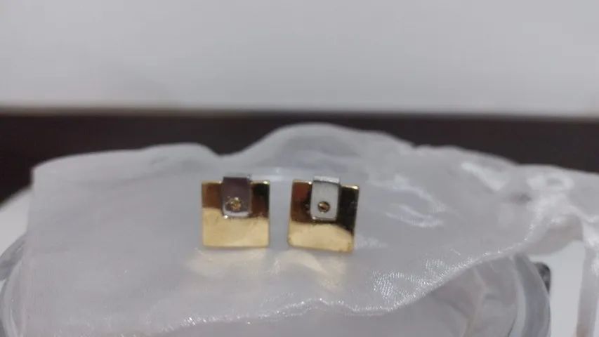 Abotoaduras douradas semi-novas - Foto 5