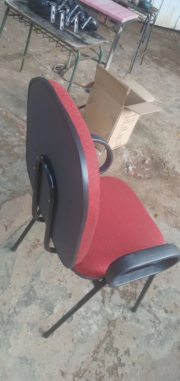 Cadeira de escritório ergonômica diretor almofadada  - Foto 2