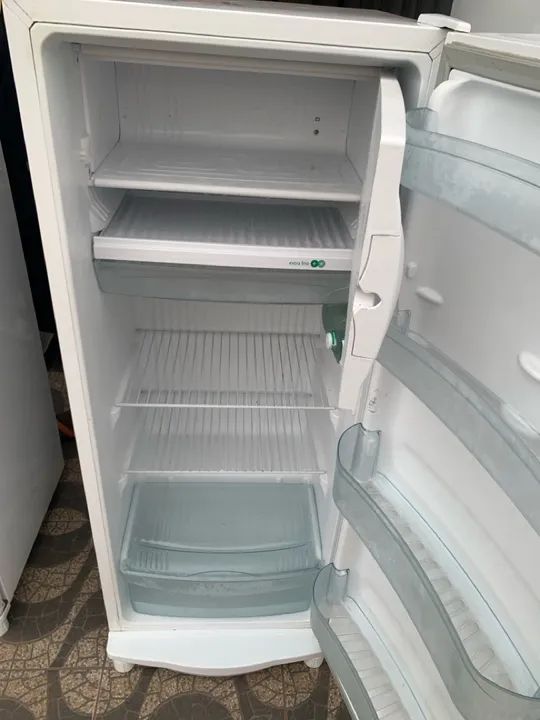 Vendo essa geladeira semi nova consul  - Foto 5