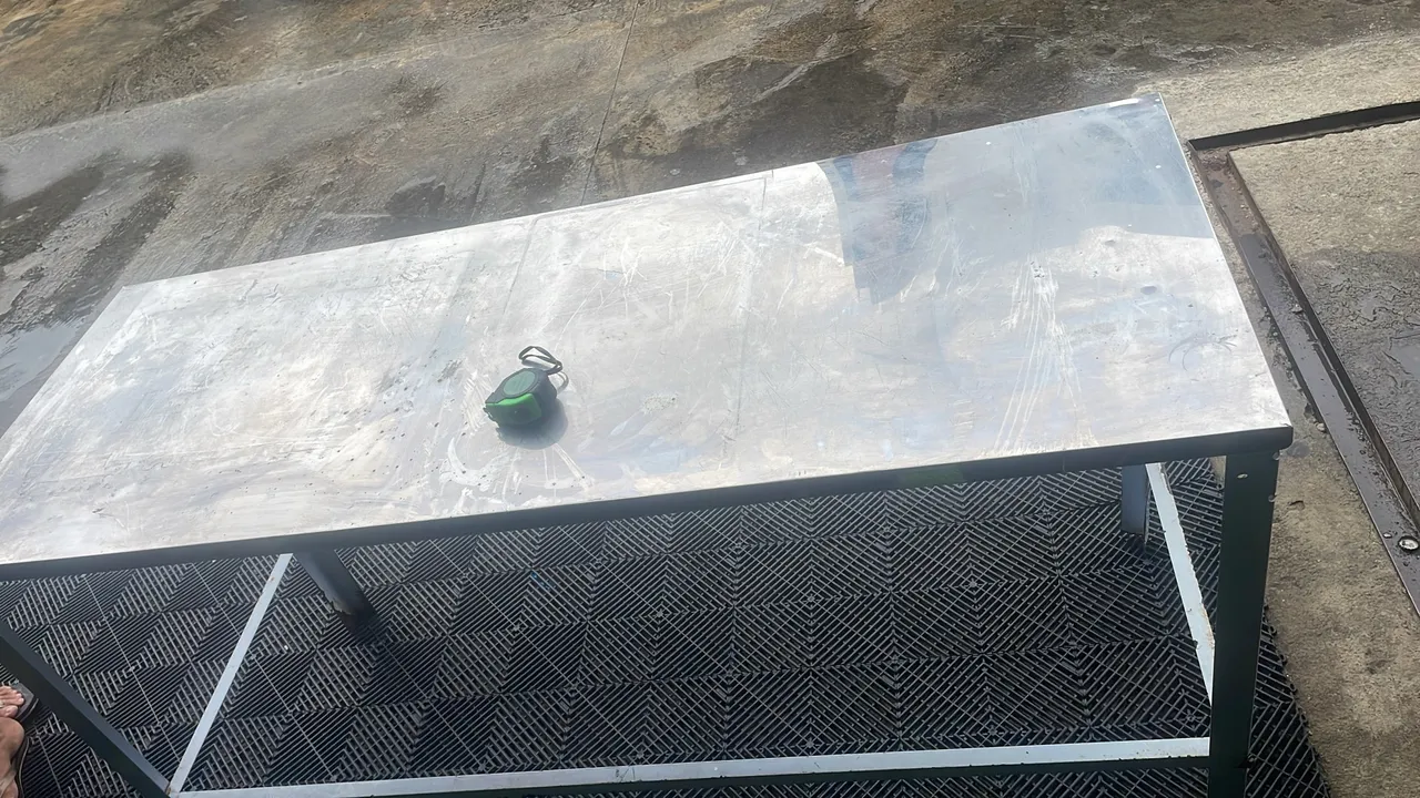 MESA DE INOX
