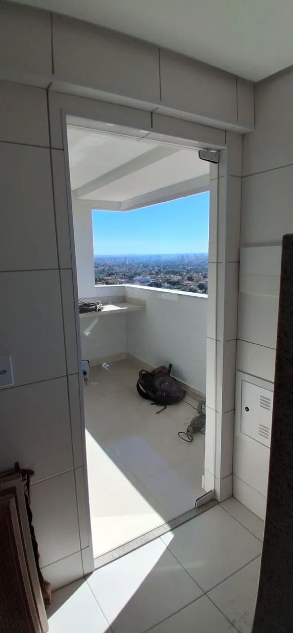 Porta de vidro com 85 X 212 cm