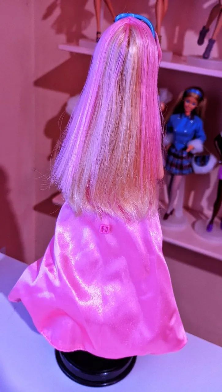 Boneca Barbie Tori A Princesa e a Pop Star - Foto 4