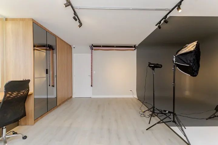 Vendo Sala Comercial / Studio fotográfico de alto padrão no Centro de Curitiba - Foto 4