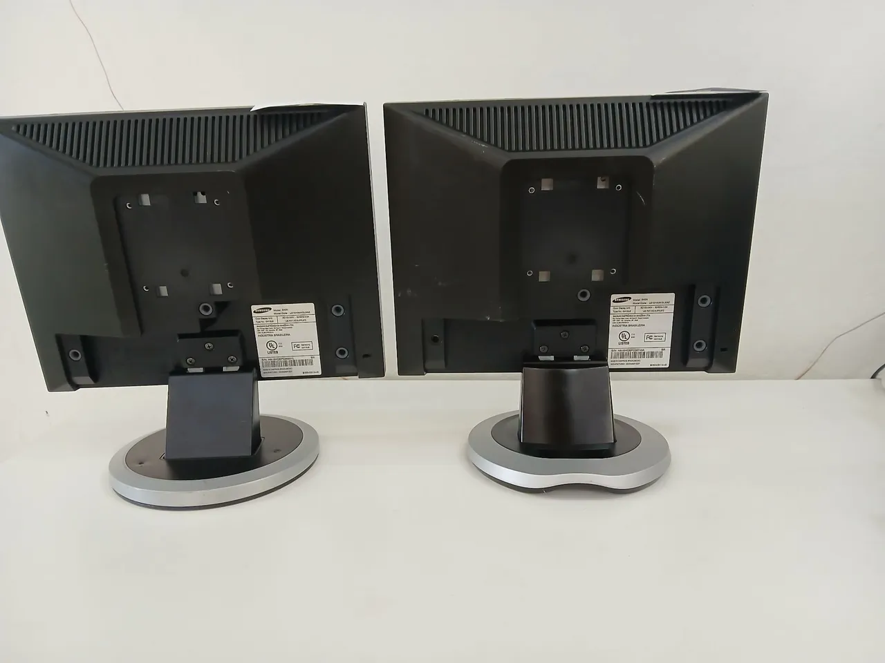 Dois Monitores Samsung 15" iguais