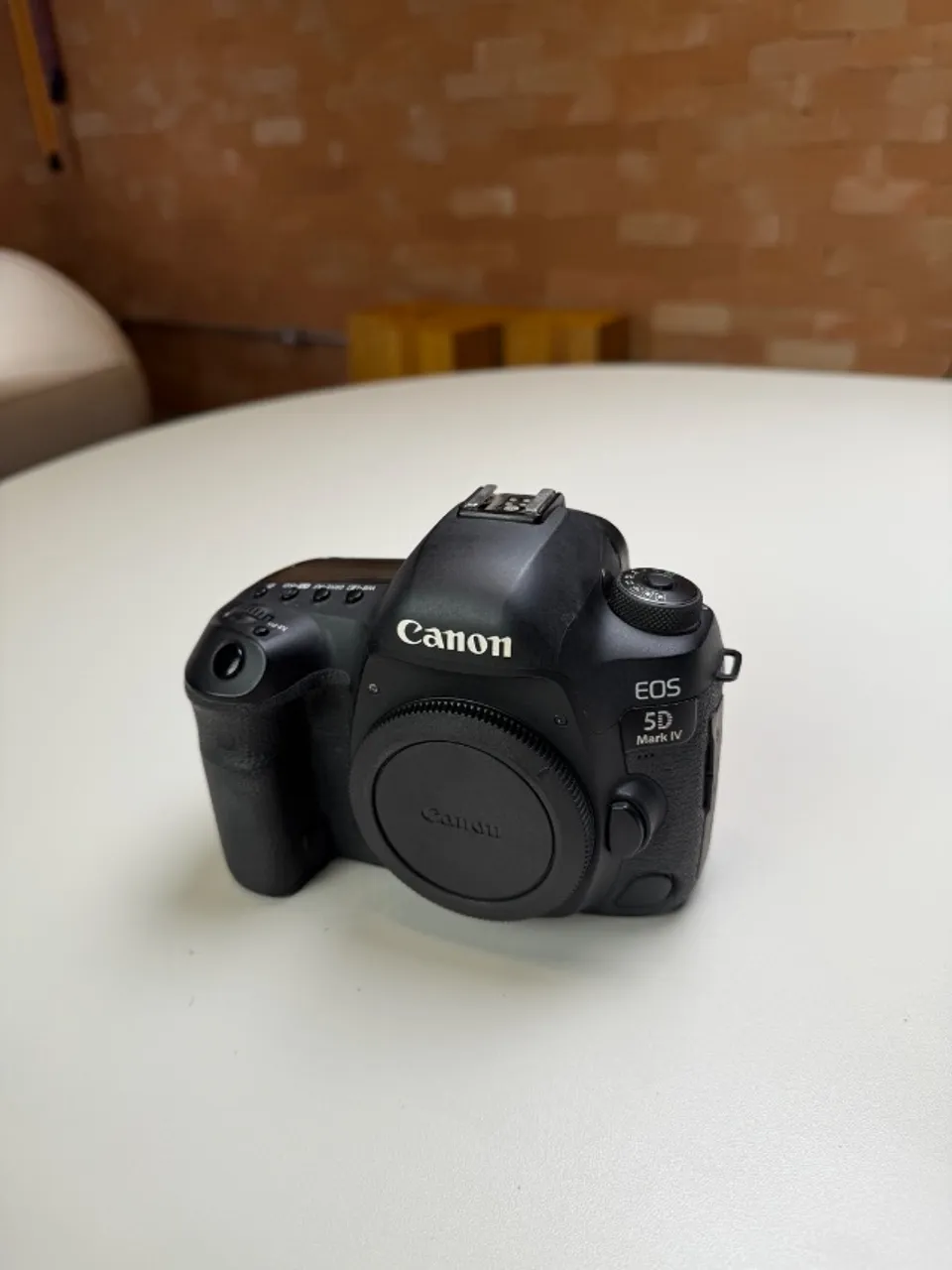 Camera Canon 5D Mark IV