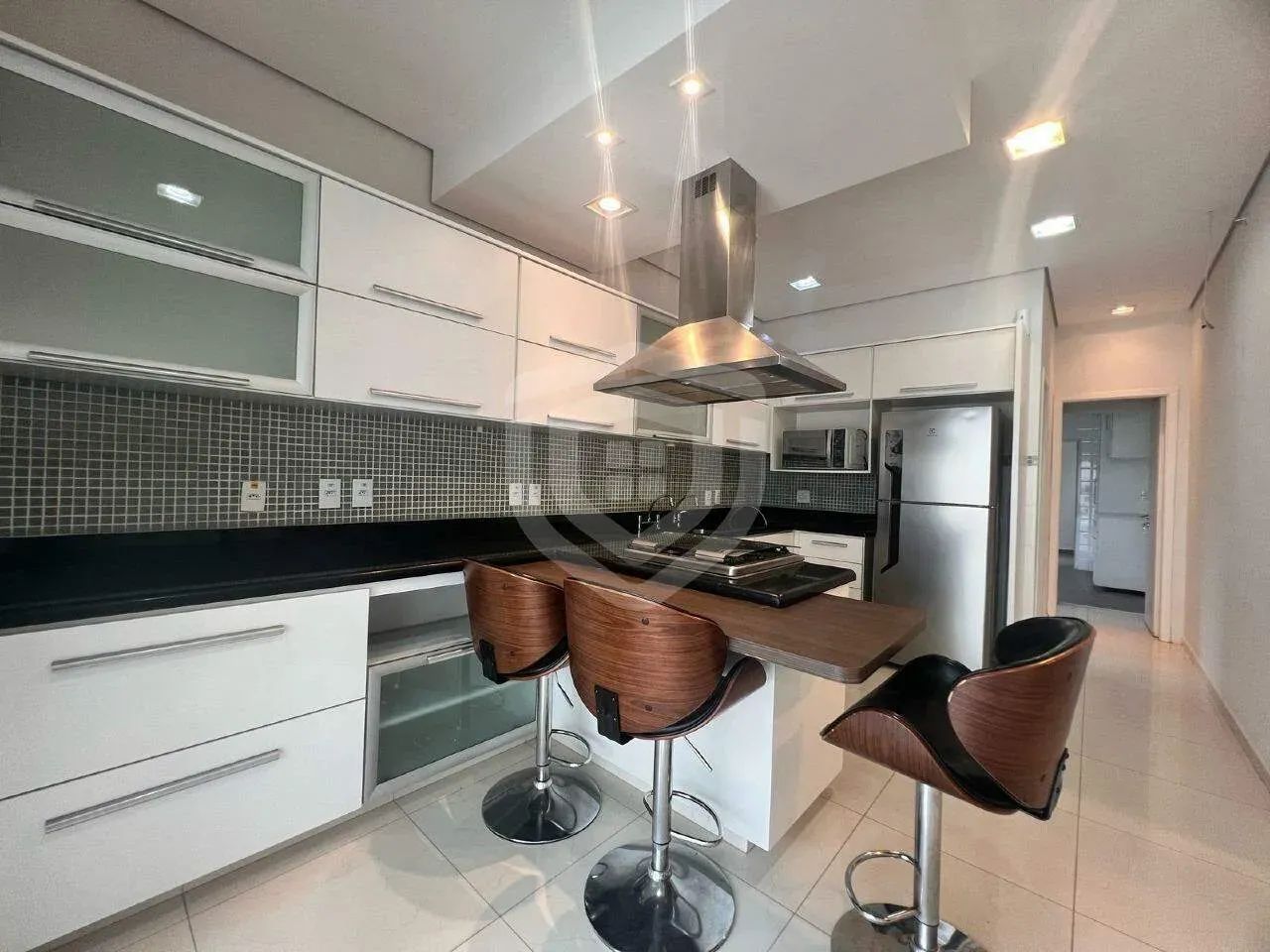 Casa em Condomínio Fechado para alugar com 4 suítes, 415 m² - Residencial Ilha de Capri - Foto 4
