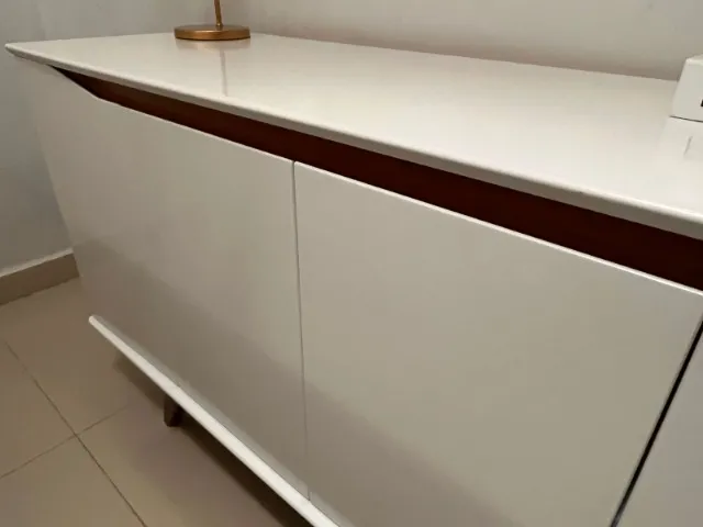 Buffet 4 Portas Pés Madeira Maciça Olive 135 cm - Off White Fosco c/ Natural