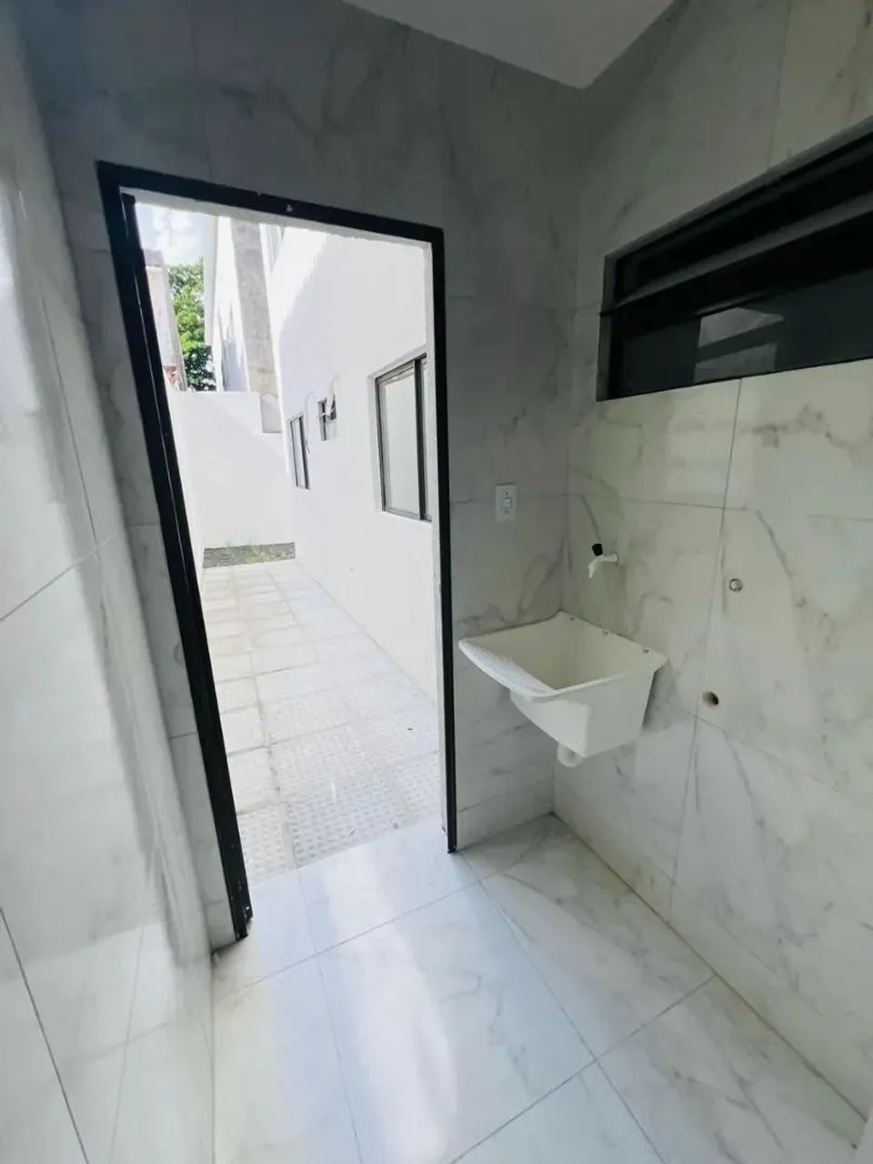 Apartamento térreo com 2 quartos, próximo da praia, comércios e transporte público, a pouc - Foto 8