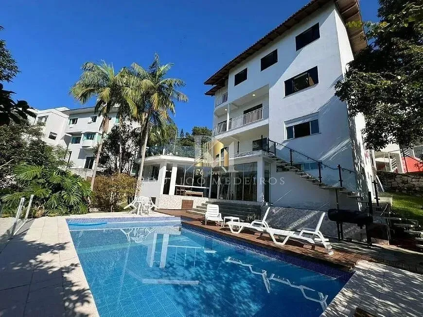 Casa à venda no bairro Bosque das Mansões em São José/SC