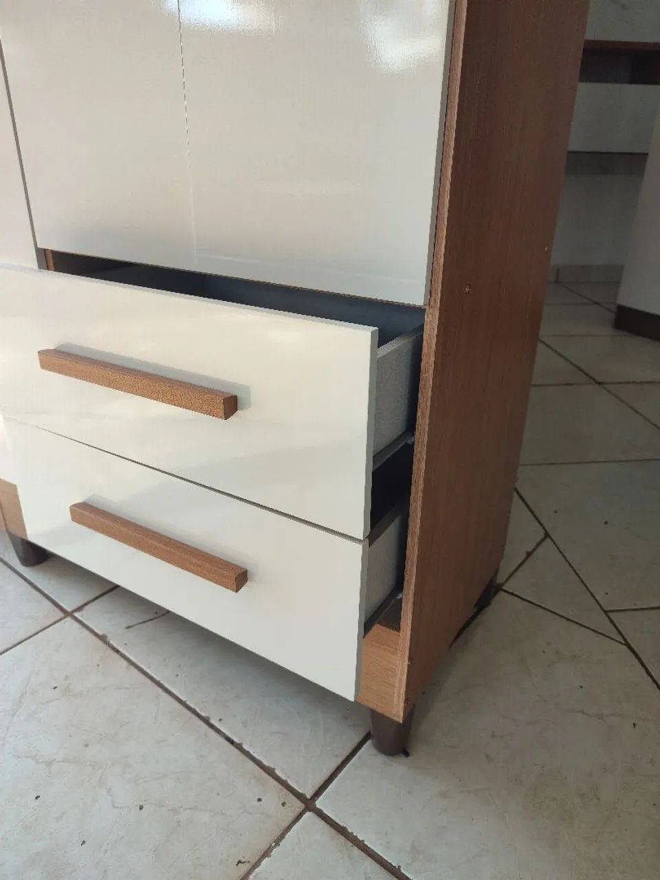Guarda-Roupa 3 Portas com 2 Gavetas - Foto 3