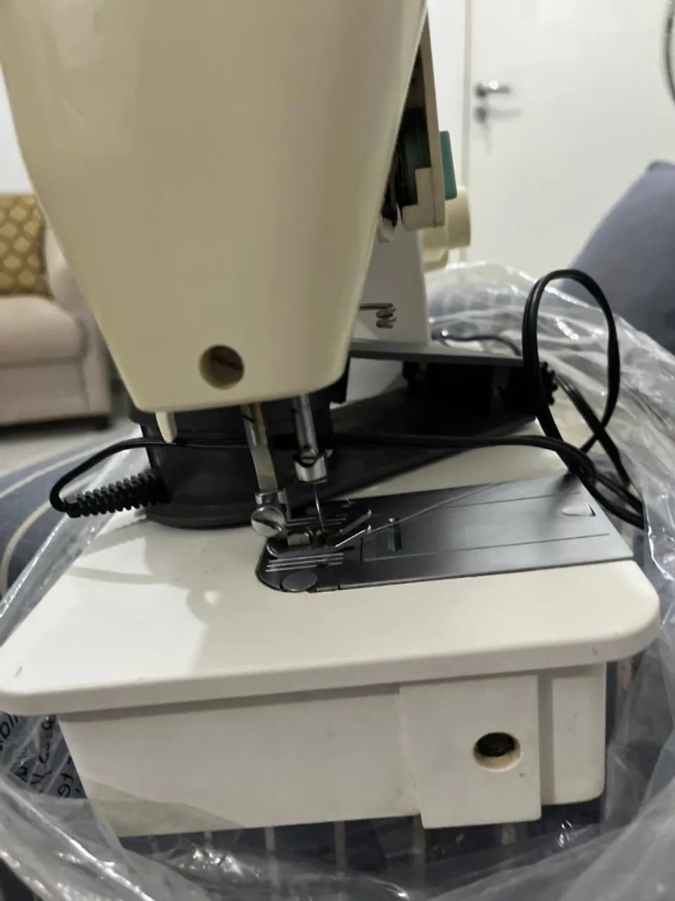 MÁQUINA DE COSTURA SINGER FACILITA 43  - Foto 6