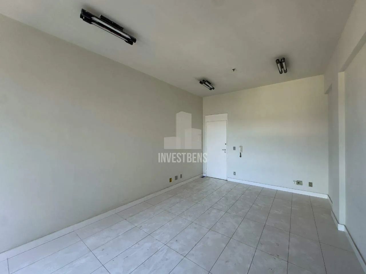 Sala com 25 m² para alugar na Avenida Raja Gabaglia - Gutierrez