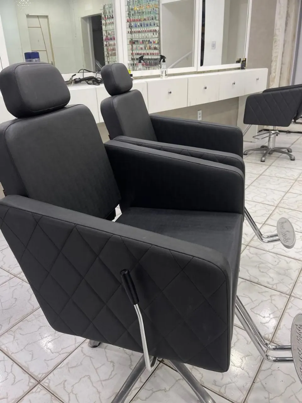 Cadeiras de Cabeleireiro Elegantes e Confortáveis