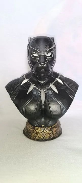 Estátua do Pantera Negra