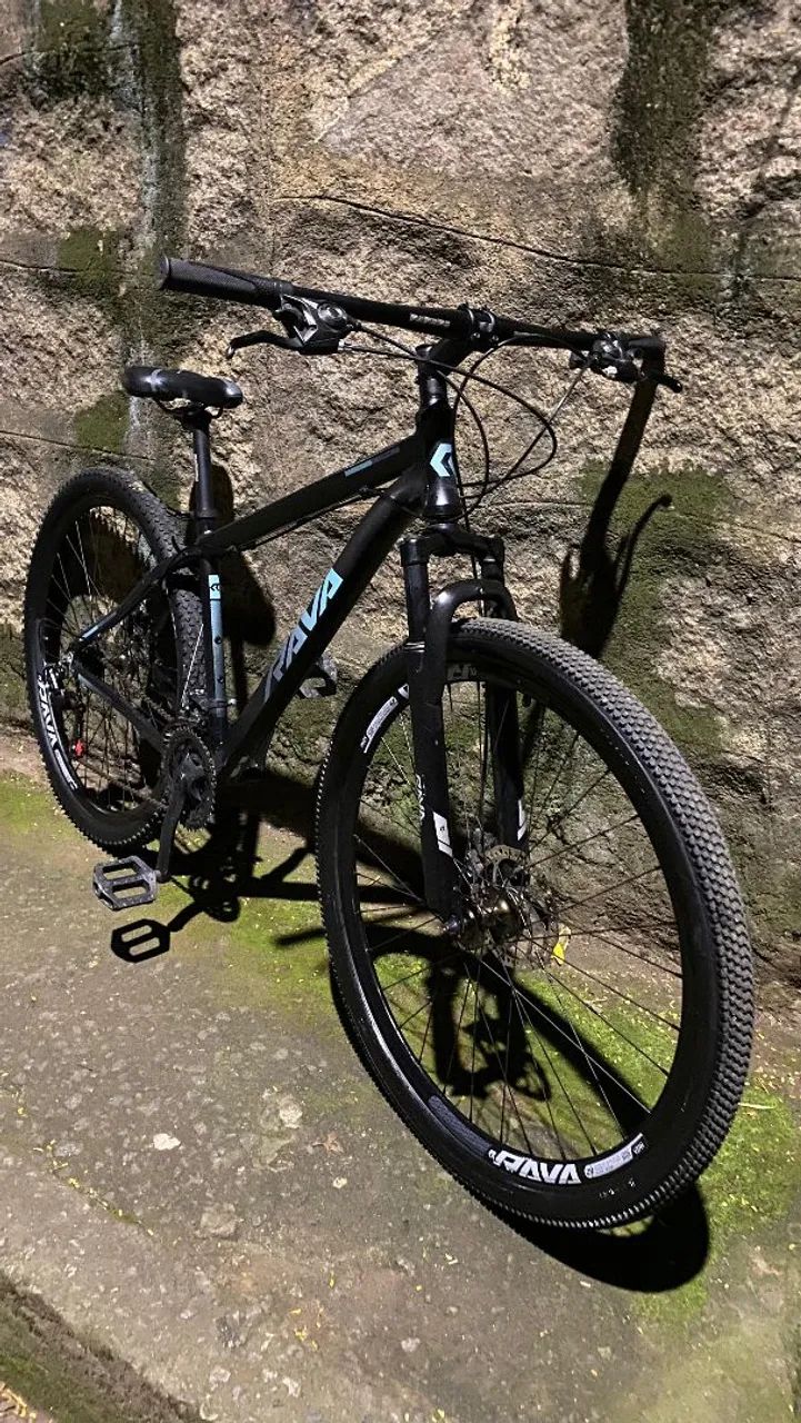 BICICLETA RAVA ARO 29 SOU SEGUNDO DONO MUITO NOVA ACEITO A SUA USADA NA TROCA COM VOLTA!